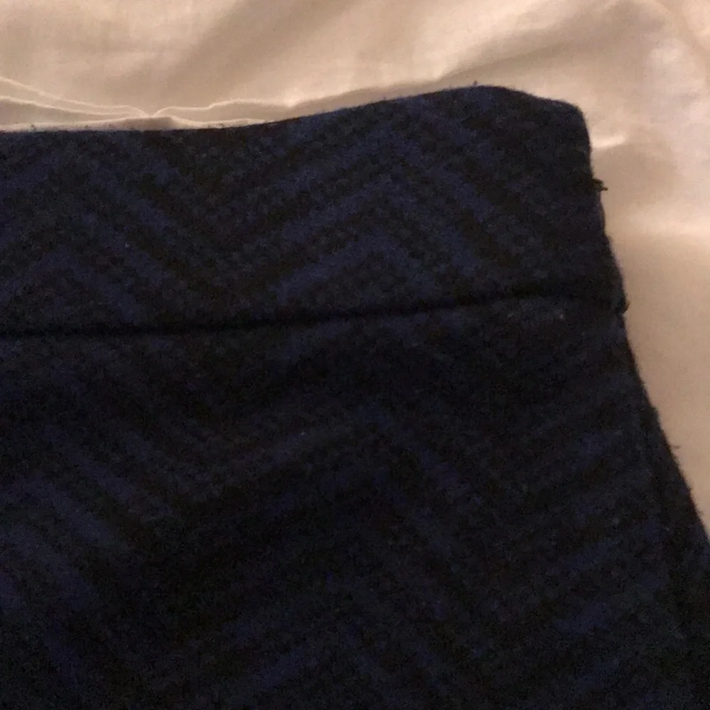Ann Taylor black and blue skirt. Zig Zag Pattern